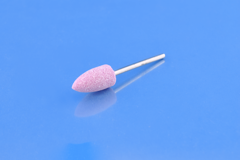 KAM R/07 Kamień różowy stożek duży do metalu drobnoziarnisty 9x18 mm