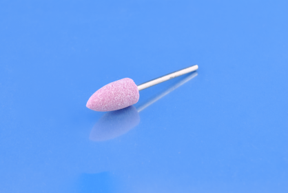 KAM R/07 Kamień różowy stożek duży do metalu drobnoziarnisty 9x18 mm