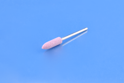 KAM R/01 Kamień różowy drobnoziarnisty podłużny stożek 5x13 mm