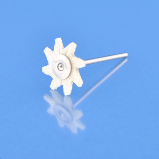 A412 Szczoteczka Hatho biała miękka gwiazda 22x41mm