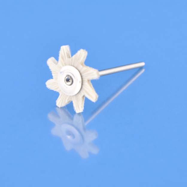 A411 Szczoteczka Hatho biała twarda gwiazda 22x41mm