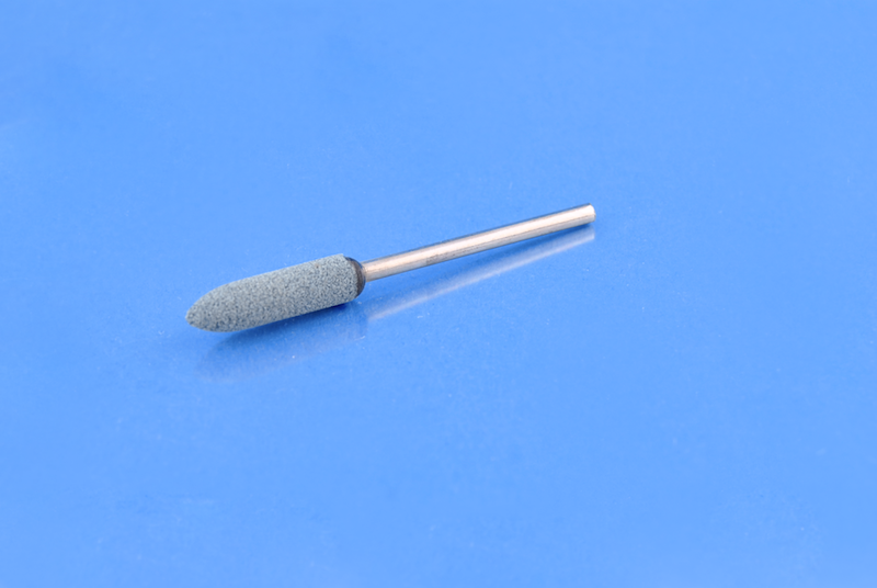 KAM Z/01 Kamień zielony stożek średnioziarnisty 6x18 mm